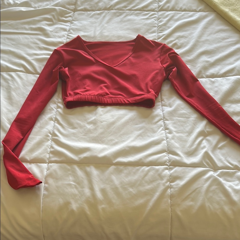 Red V-Neck Long Sleeve Crop Top